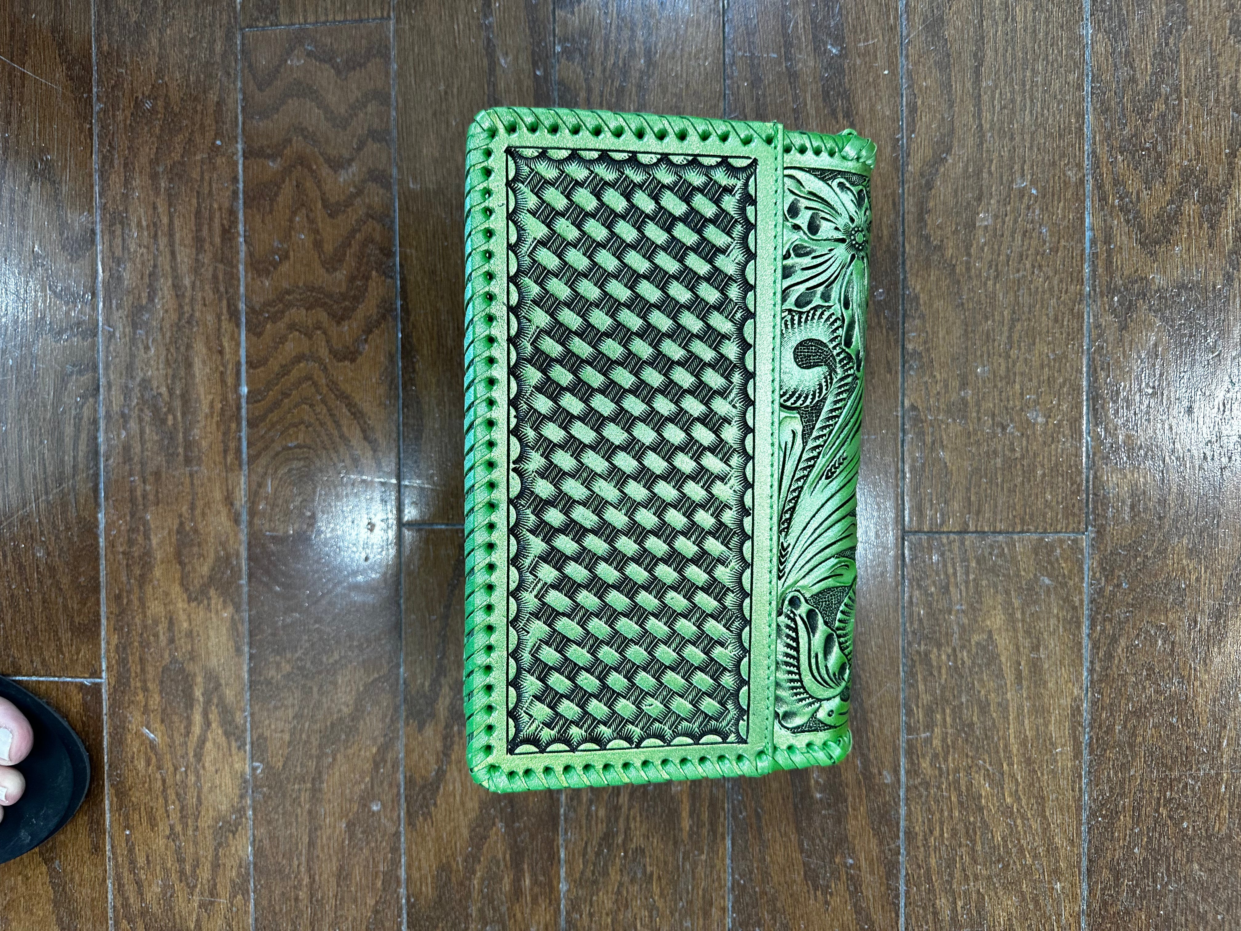 El Guante Tooled Purse